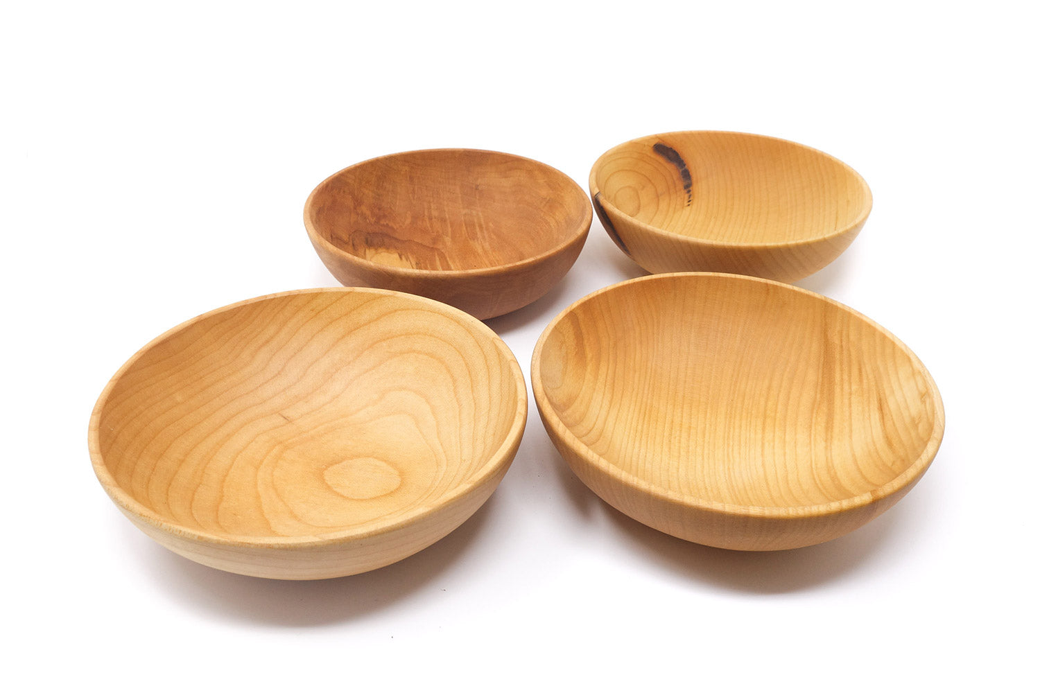 4 wooden salad bowls